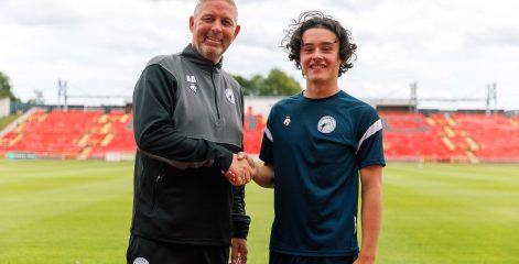 Bone signs for Gateshead Football Club