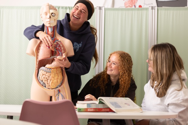 Why choose a Healthcare Professions’ Support Higher Education Course at Gateshead College?